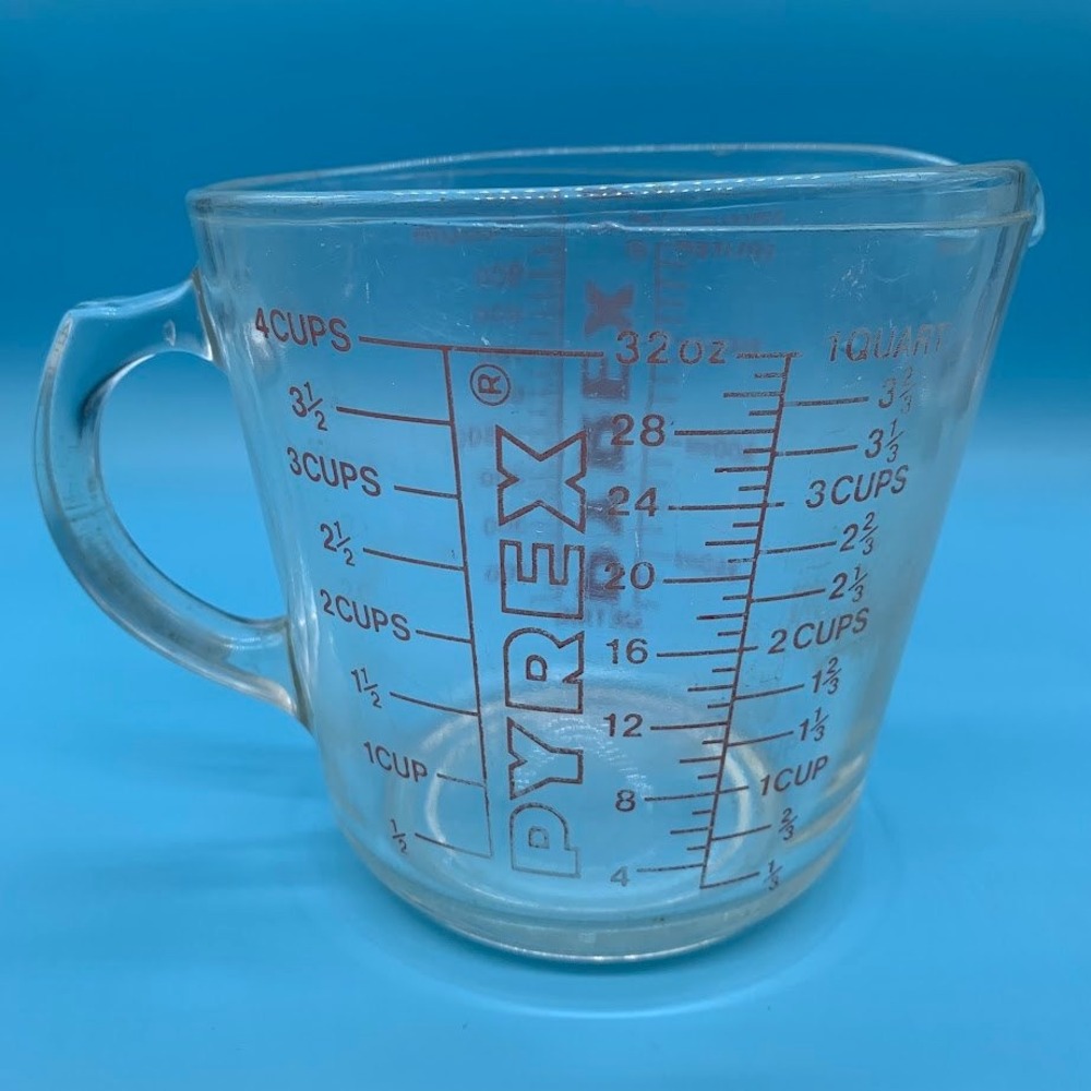 Vintage Pyrex 1 Quart 4 Cup Glass Measuring Cup Red Lettering D-Handle 32oz 1L